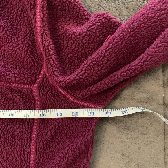 SOLD!  Kuhl Avalon Fleece Pullover - Picture 6 of 11